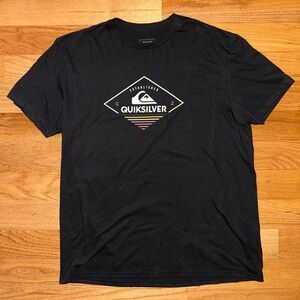 Quiksilver t-shirt. Black. Size: L. New